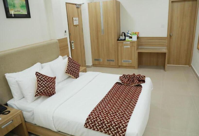 标准间, Anjali Park