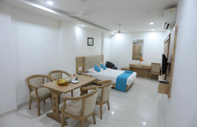 标准间, Anjali Park