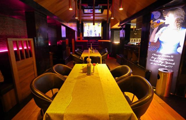 标准间, Anjali Park