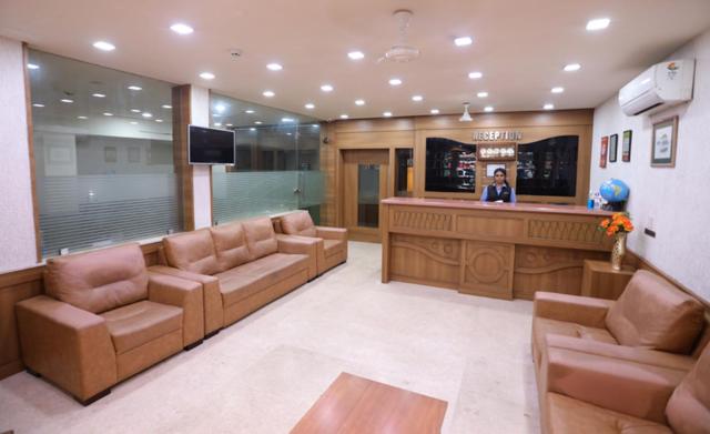 标准间, Anjali Park