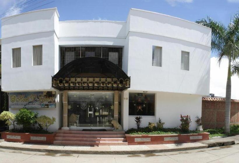 Номер Стандарт Трехместный, D  Leon Inn