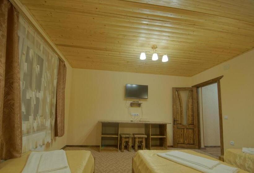 اتاق استاندارد سه نفره, Dacha