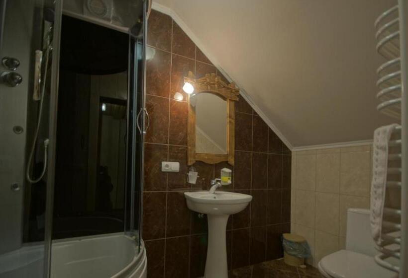 اتاق استاندارد سه نفره, Dacha