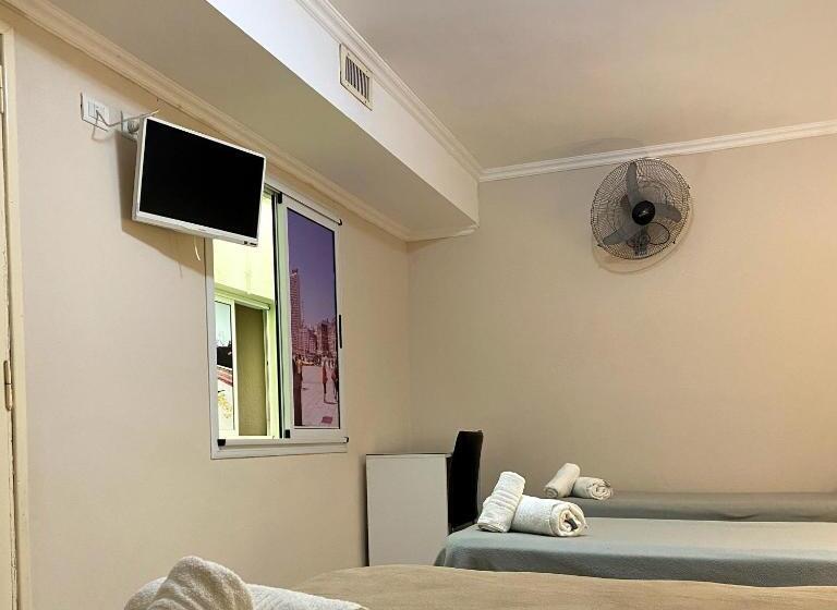 标准三人间, Di Sorrento