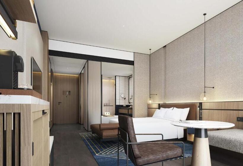 带大床的高级房间, Four Points By Sheraton Yangjiang City Center