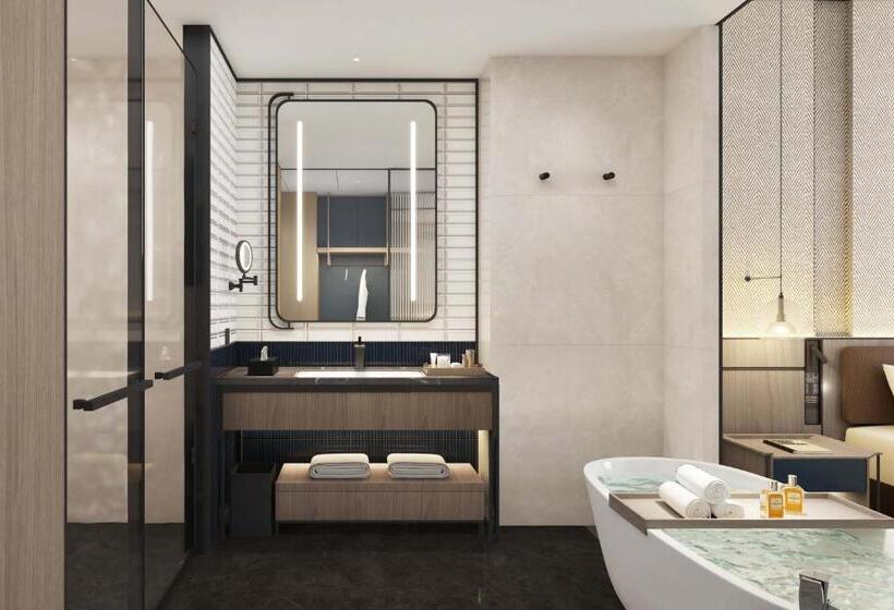 带大床的高级房间, Four Points By Sheraton Yangjiang City Center