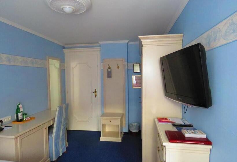 标准单人间, Hirlanda