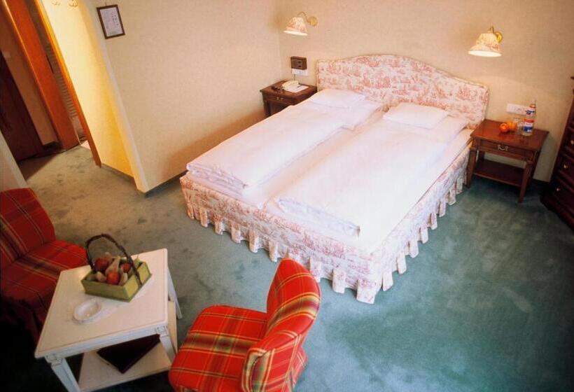 豪华房间, Hirlanda