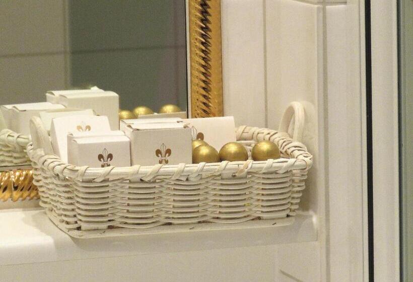 小型套房, Hirlanda