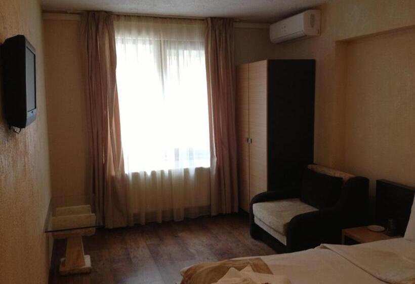 غرفة قياسية, Kamelot