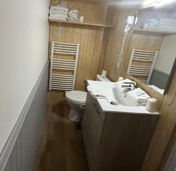 غرفة قياسية رباعية, Le Rocher Du Cerf