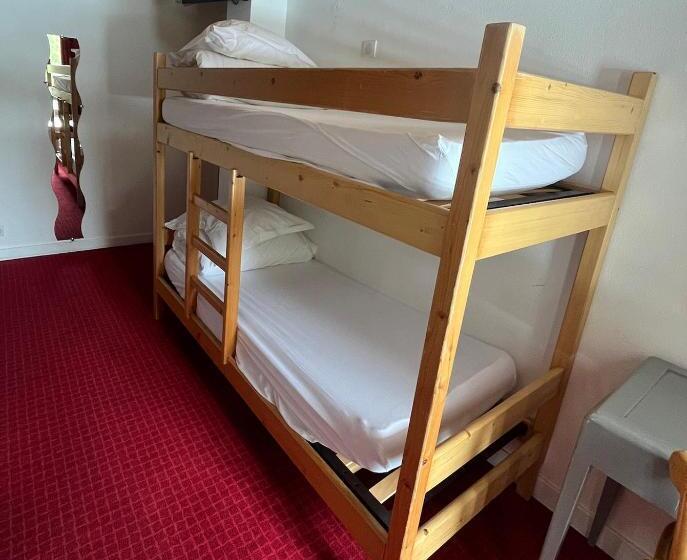 غرفة قياسية رباعية, Le Rocher Du Cerf