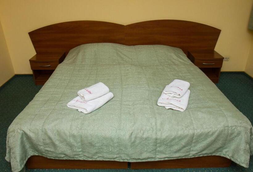 Junior Suite, Liliana