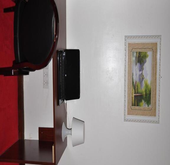 سوئیت پنت هاوس, Monalisa