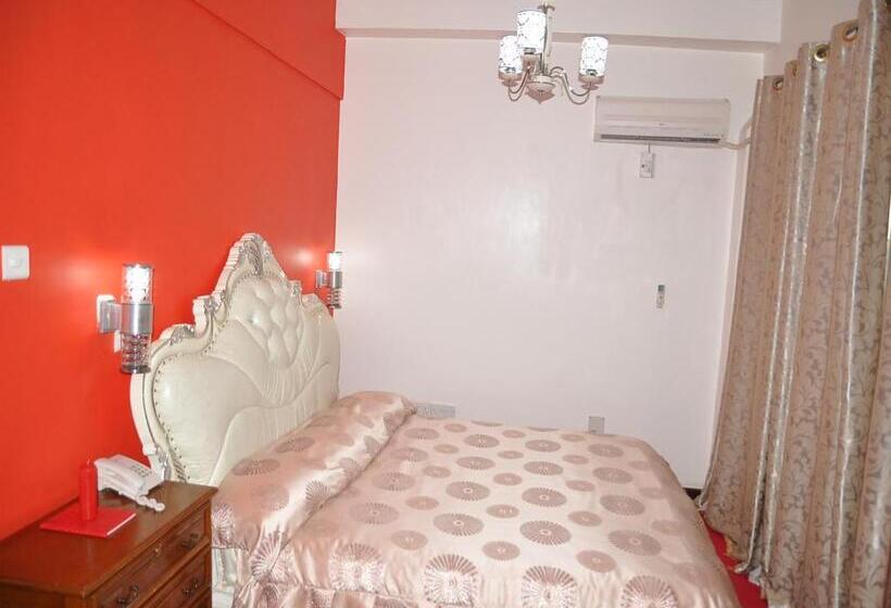 سوئیت پنت هاوس, Monalisa