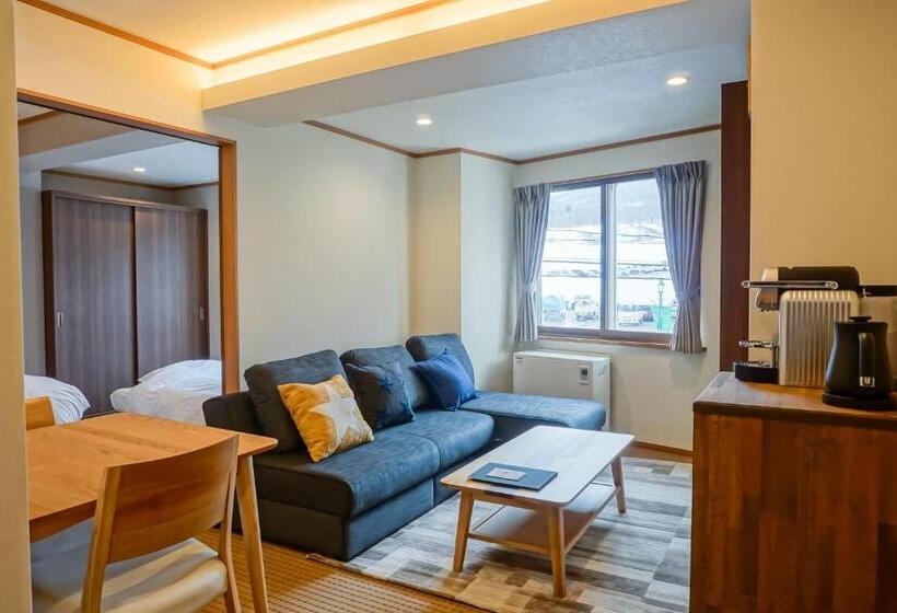 דירת חדר סופריור, Silverhorn