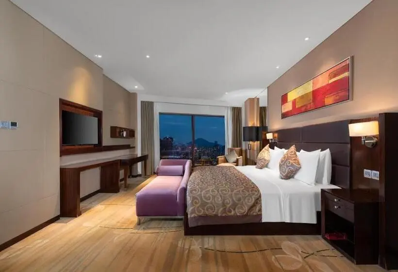 Deluxe Suite King Bed, Wyndham Putian Downtown