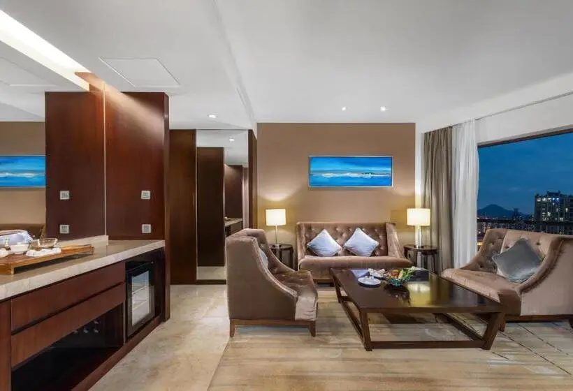 Deluxe Suite King Bed, Wyndham Putian Downtown