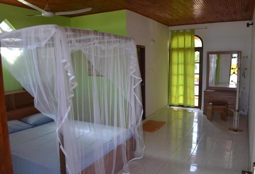 豪华海景房带阳台, Bougain Villa Guesthouse