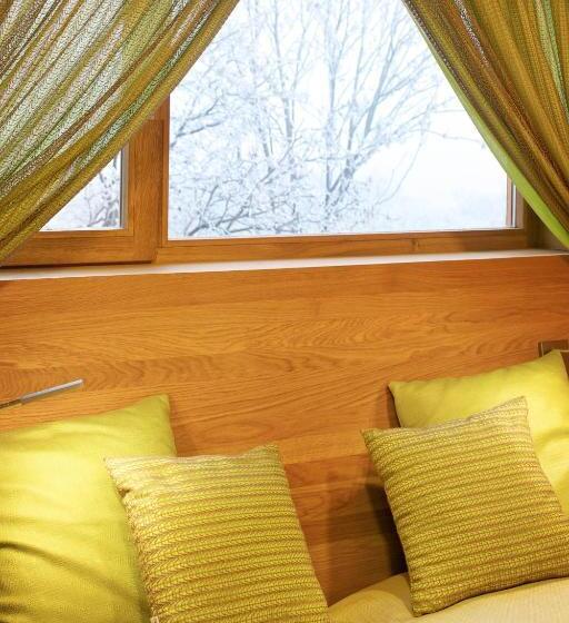 스탠다드 룸, Café Fara