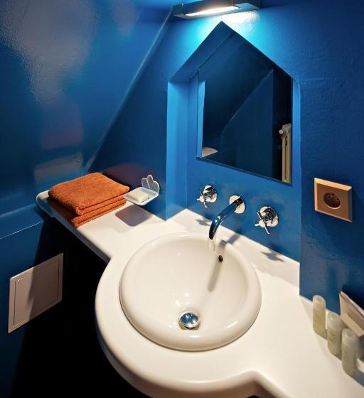 수피리어 룸, Café Fara