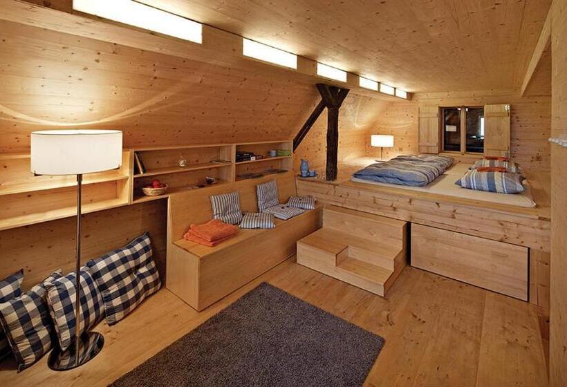 수피리어 룸, Café Fara