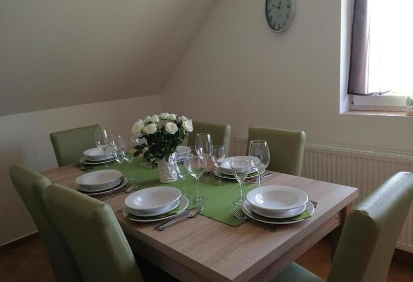 バルコニー付きデラックスルーム, Felsőréti Vendégház