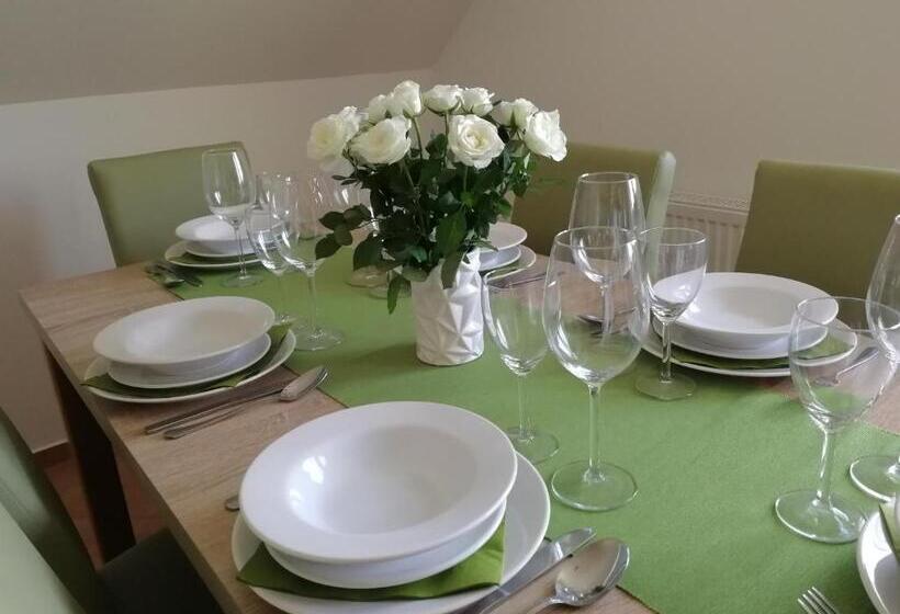 バルコニー付きデラックスルーム, Felsőréti Vendégház