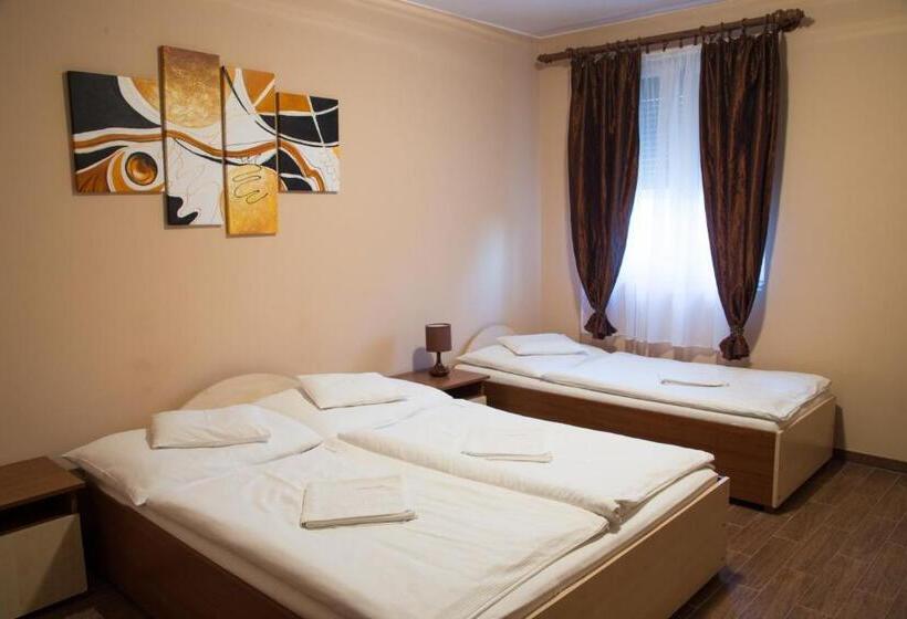 スーペリアトリプルルーム, Felsőréti Vendégház