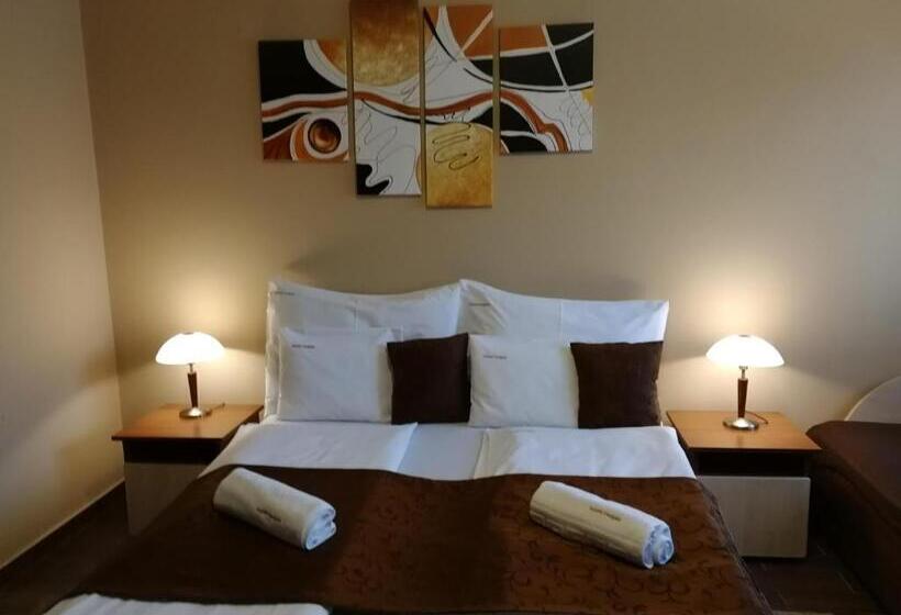 スーペリアトリプルルーム, Felsőréti Vendégház