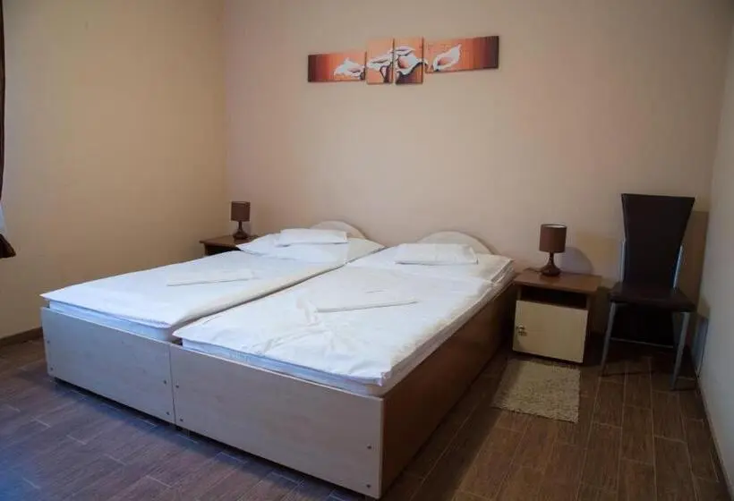 Deluxe-huone, Felsőréti Vendégház