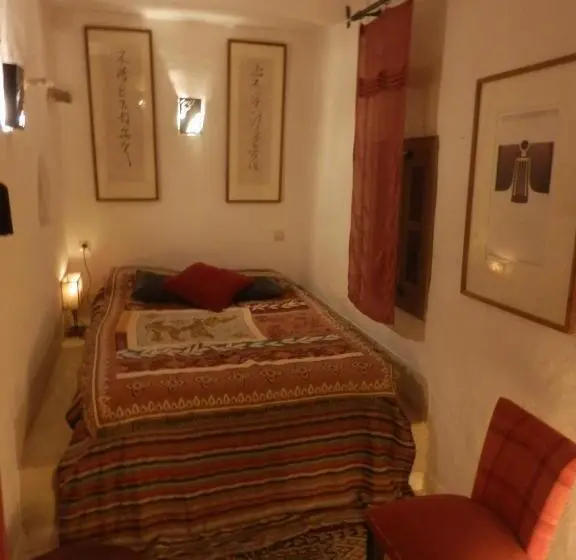 Standard Yhden Hengen Huone, Riad El Koudia