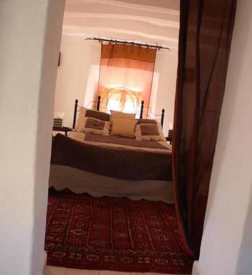 سوییت, Riad El Koudia