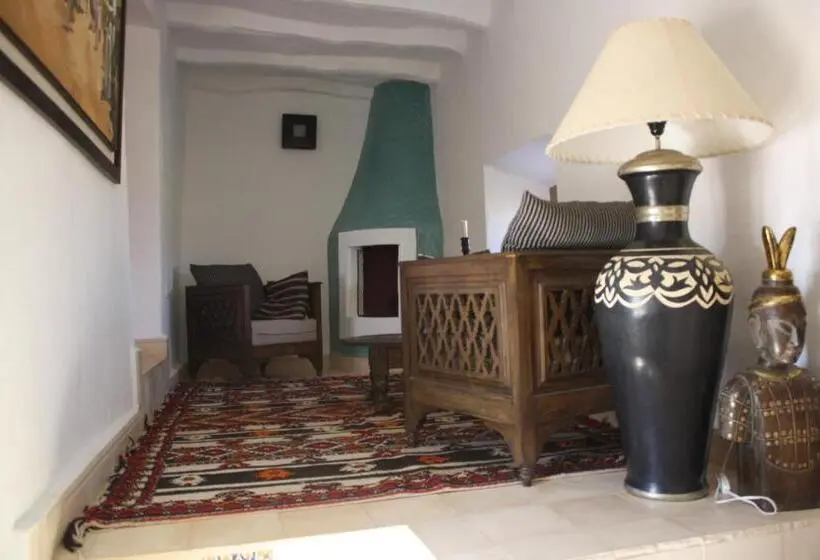 Sviitti, Riad El Koudia