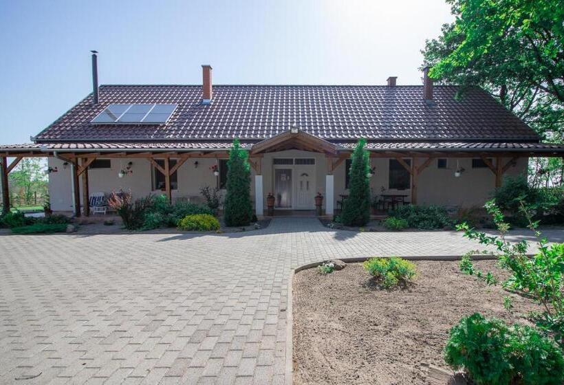 شقة غرفة نوم واحدة بالطابق الأرضى, Tölgyfa Vendégház