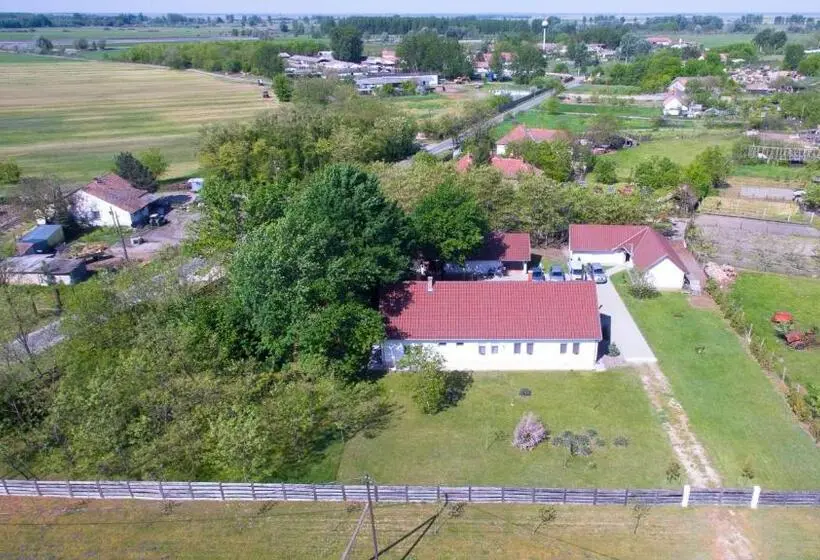 Huoneisto 1 Makuuhuone Pohjakerros, Tölgyfa Vendégház