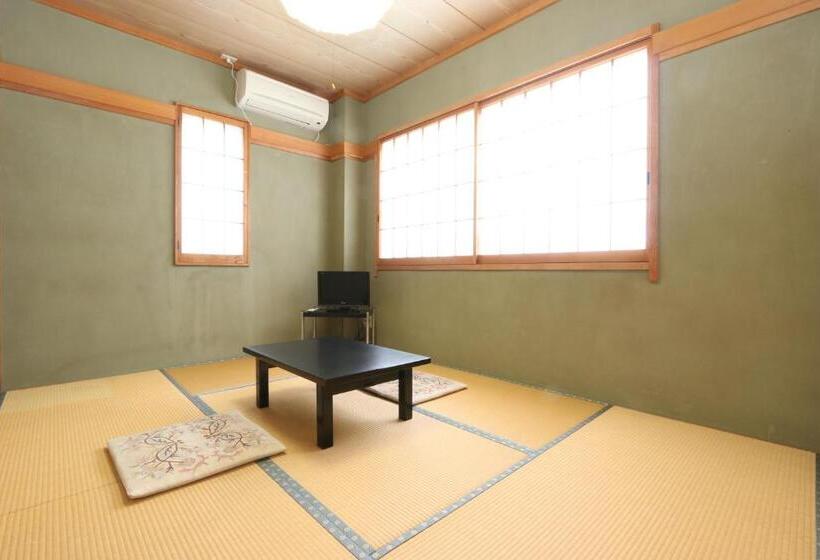 اتاق استاندارد با سرویس بهداشتی مشترک, Fujimien