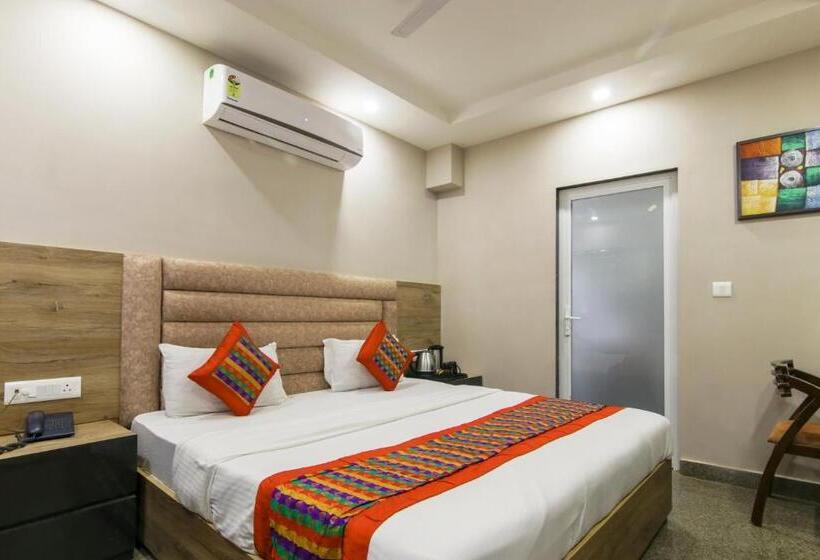 Quarto Deluxe, Anand   New Delhi