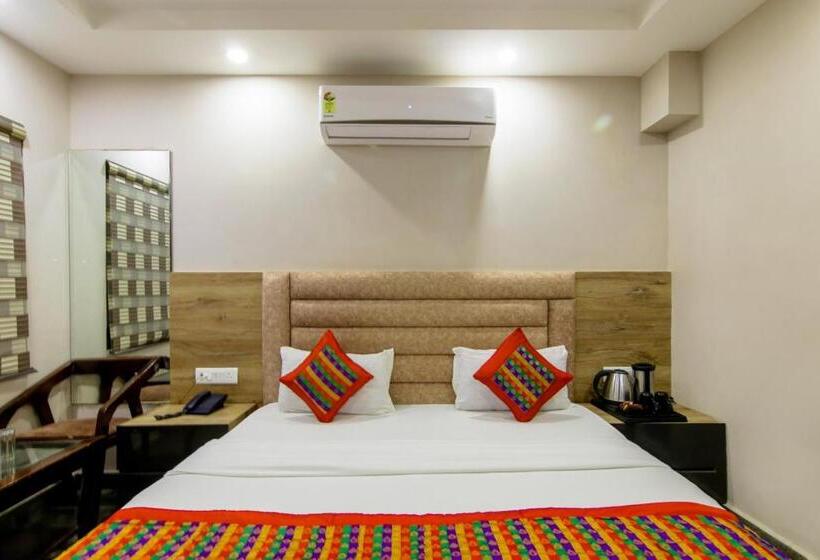 标准间带阳台, Anand New Delhi