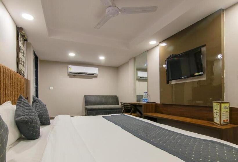 三人经典房间, Anand New Delhi