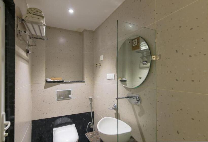 三人经典房间, Anand New Delhi