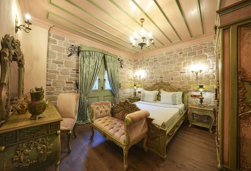 高级大房间, Naz Su Cunda