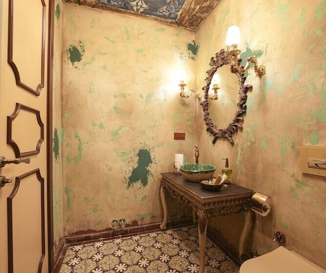 جناح جونيور, Naz Su Cunda