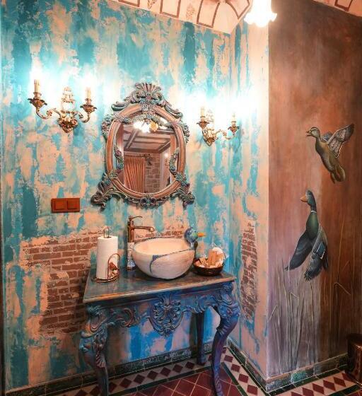 جناح مطلّ علي البحر, Naz Su Cunda