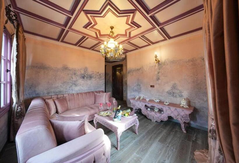 جناح مطلّ علي البحر, Naz Su Cunda