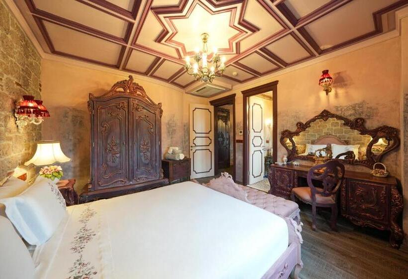 جناح مطلّ علي البحر, Naz Su Cunda