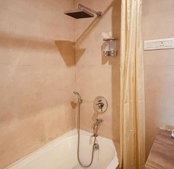 اتاق لوکس با تخت بزرگ, Dorjiling