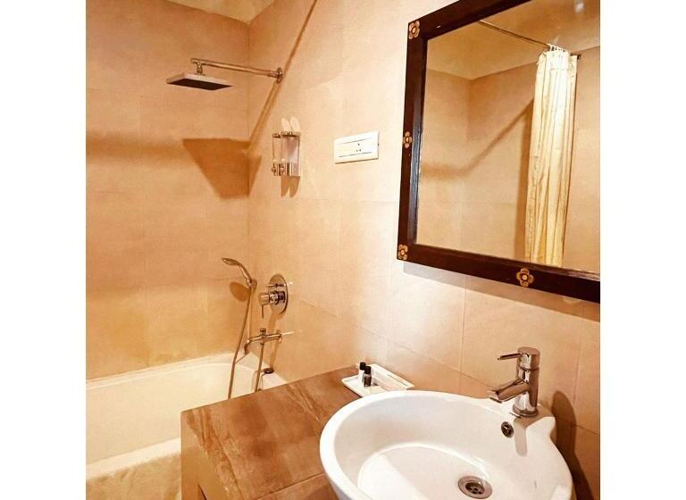 اتاق لوکس با تخت بزرگ, Dorjiling