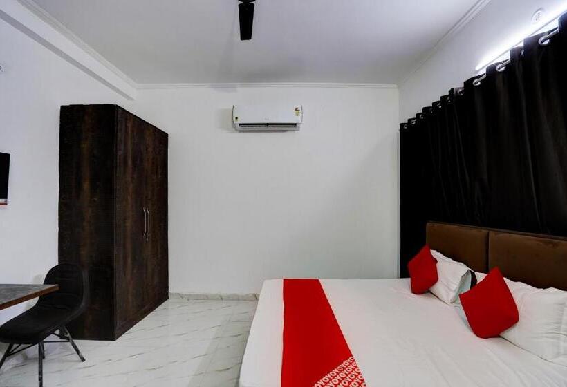 Üç Kişilik Klasik oda, Oyo Cds Residency