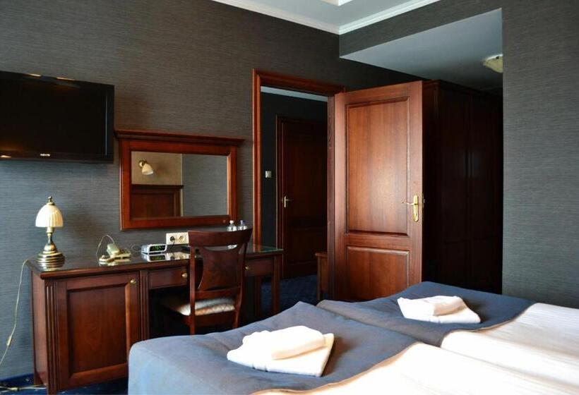 Четырехместный Номер Стандарт, Borowinowy Zdrój Hotel Wellness Spa & Conference